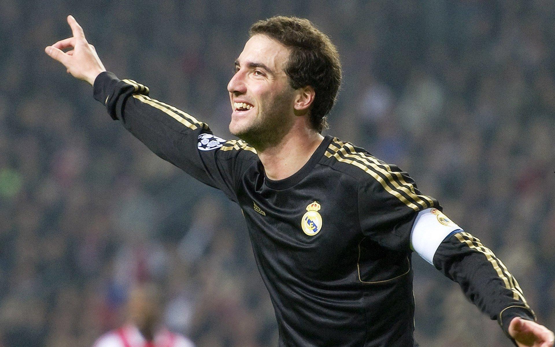 卡佩拉直言享受错位防守挑战 老鹰禁区守护神强调换防效率至上