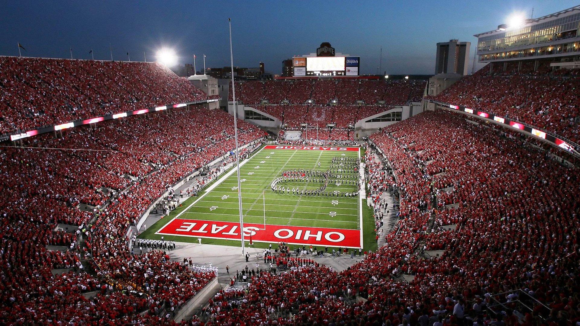 梅里诺出席足球论坛引热议，中场新星二选一成焦点话题